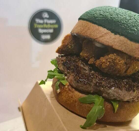 ההמבורגר החדש של GDB ופייבר // צילום: יחצ